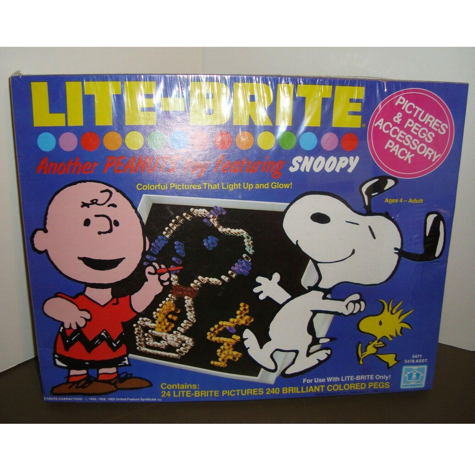 Peanuts Lite-Brite Pictures and Colored Pegs - CollectPeanuts.com