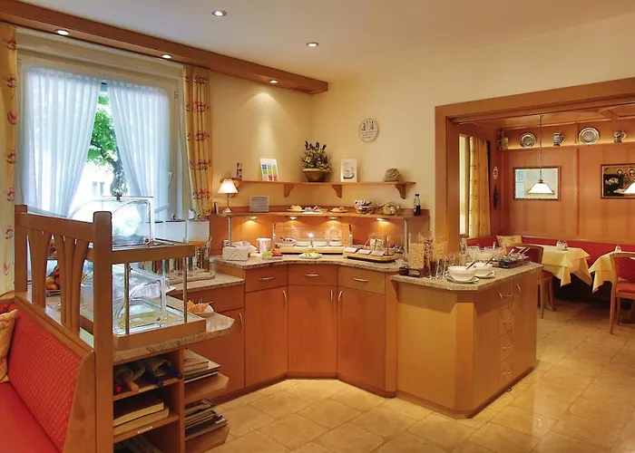 Top Hotels in Neuhausen